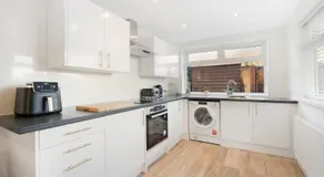 NEW! 2BR in Rowlington Terrace - Image 5