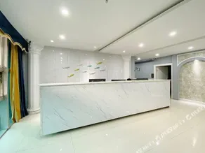 Yashi Hotel (Yangjiaping Pedestrian Street) - Image 2