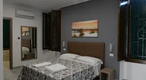 Hotel Oregon - Image 2