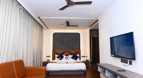 Golden Suites - Image 2