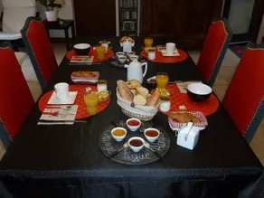 En Rouge et Noir - Image 3