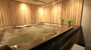 Luxus Familienvilla mit Jacuzzi & Sauna - Image 4