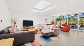 Aurora Oasis - Stylish 4 BDR - Image 3