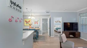 Spacious 1Bedroom Condo with Pool, Walk to the water - Image 4