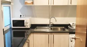 Apartamento céntrico y renovado, 100m de la playa - Image 3
