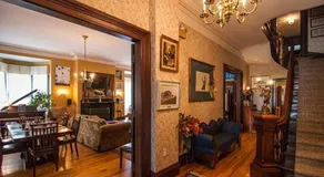 Carriage House Inn - Image 5
