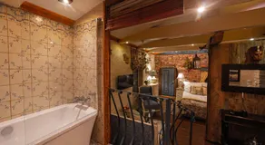 Paul's Fantasia Boutique Suites - Image 2