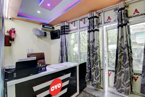 OYO 817319 King Guest House - Image 5
