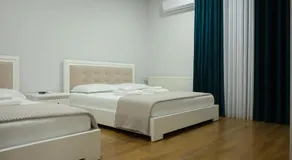 ZISI Hotel & Restaurant - Image 2