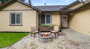 HoneyHomes Spectacular View Home with Amenities - Image 5
