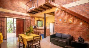 Casa Angi, con jardín y piscina en Sanber - Image 3