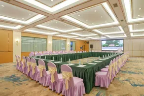 Overseas Chinese Hotel - Image 5