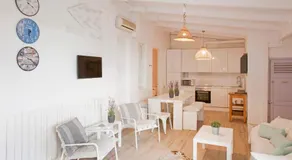 Villa con terraza, barbacoa y piscina - Image 3