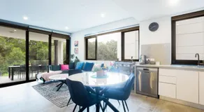 Stylish 2-BR Apartment in the Heart of South Perth - Image 4