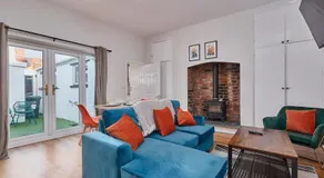 Relaxing 3-Bedroom Home Near the Beach - Image 3