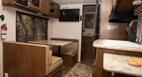 Quiet Cozy Camper - Image 4