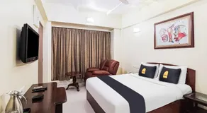 Super Townhouse OAK Hotel Shubhangan Near Juhu Beach - Image 5