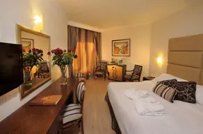 Elias Beach Hotel - Image 1
