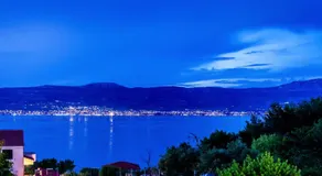 Apartment Leut with spacious terrace and sea view - Image 3
