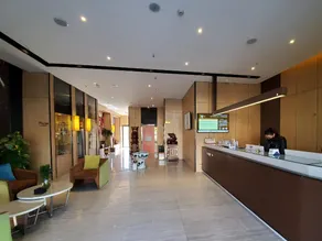 IU Hotel - Image 3