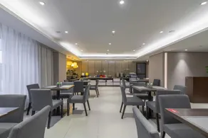 Home Inn Plus Chengdu East Railway Station Chengyu Interchange Metro Station - Image 3