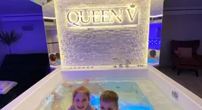 Luxury Queen V apartment with Jacuzzi - Image 5