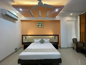 Hotel Orange - Image 2