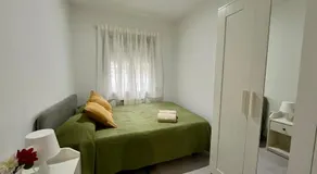 Habitación privada en apartamento compartido junto al Aeropuerto y Fira Barcelona - Image 3