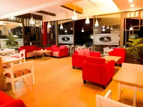 RedDoorz at Amellia Pasteur Bandung - Image 3