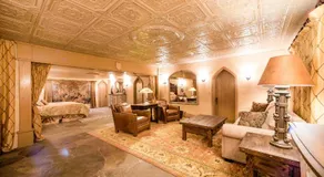 HIGHLANDS CASTLE overlooking Lake George plus 2 other CASTLES & SUITES - Image 2