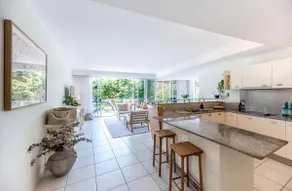 Sunshine Central - Luxe Apt Avail for Xmas - Image 2