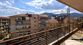 The Sunny Side Apartment - Image 3