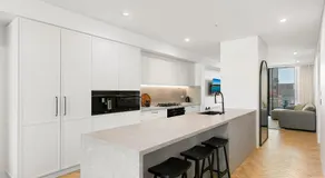 3BR Coastal Escape with Ocean Views, Shared Pool & Jacuzzi, 2 Car Spaces & Walk to Surf Beach - Image 4