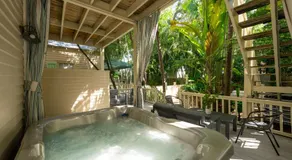 Poolside Hide-Away Palm Gardens - Image 3
