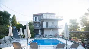 Pessada Bay Studios and Apartments - Image 4