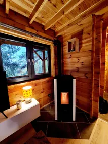 Chalet Aura 3* 
& Jacuzzi - Image 3