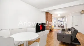 Homely 3-Bedroom Retreat with Garden & Living Room - Image 5