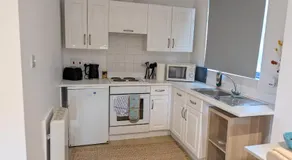 Studio Apartment - Iver Heath - Image 4