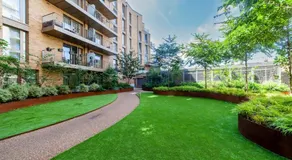 West London Cozy Stay 27mins from Central London inc Free Parking - Image 3
