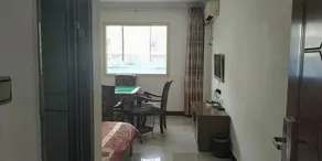 Hongfuyuan Business Hotel Accommodation - Image 2