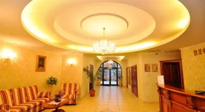 Hotel Maxim - Image 4