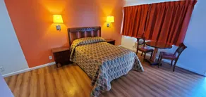 Valley Motel - Image 4