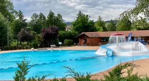 Gîte spacieux au cœur de la nature avec cheminée et activités extérieures - Image 4