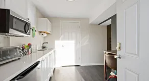 Easy METRO 1 min WALK Basement space Comfy - Image 2