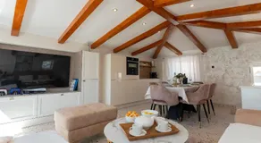 Villa Arba - authentic Mediterranean villa with jacuzzi - Image 2