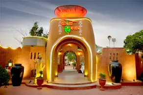 Pink Pearl and Fun City Hotel - Image 5