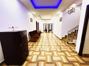 Deluxe Residency - Image 2