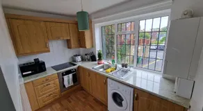 Millmead Apartment in central Guildford with parking - Image 2