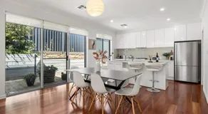 St Georges Gem - Spacious and Well-located Family Stay - Image 4