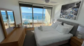 Oceanic 28 On The Beach - Image 2